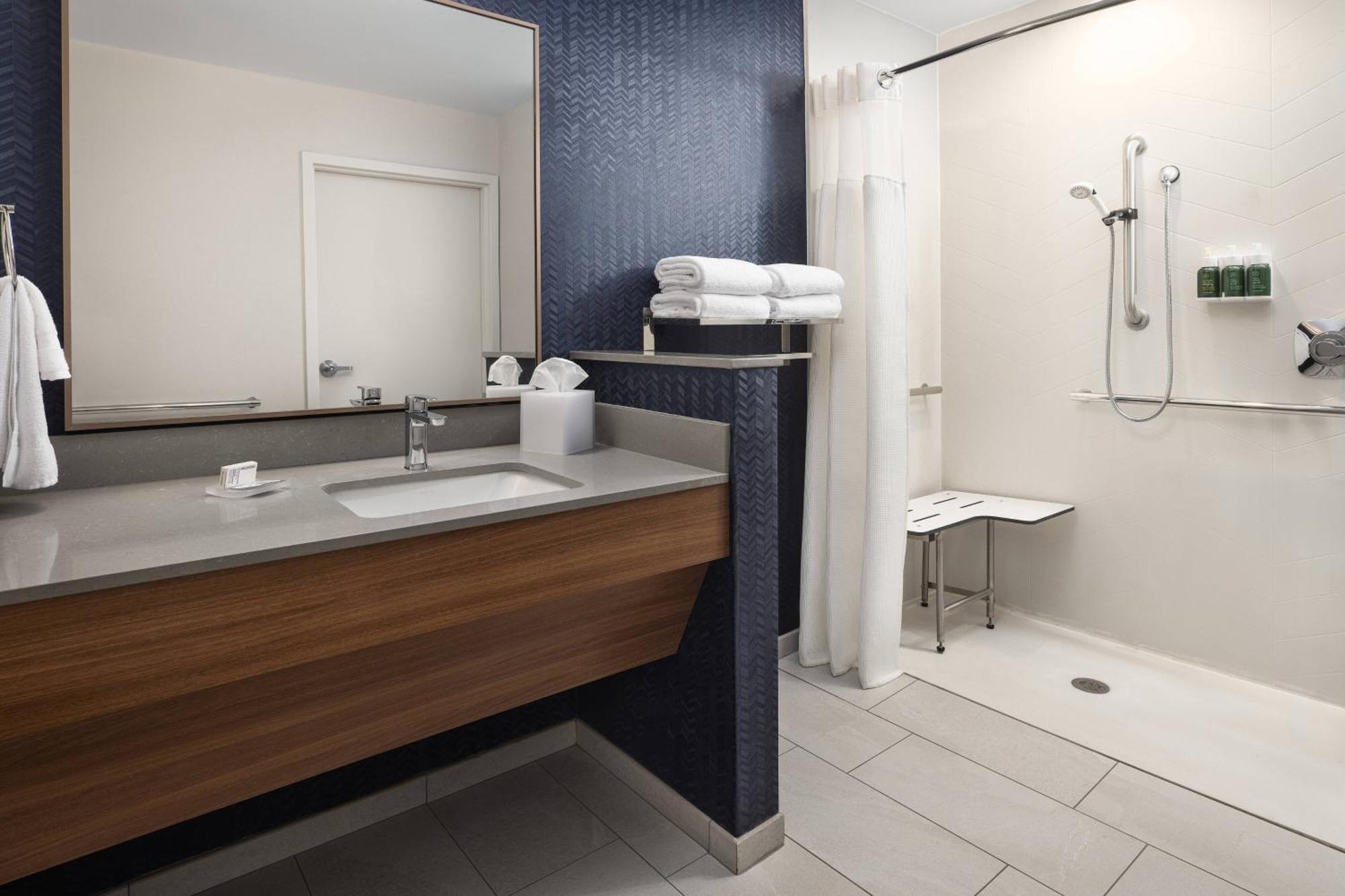 Fairfield Inn & Suites By Marriott South Kingstown Newport Area Exterior photo